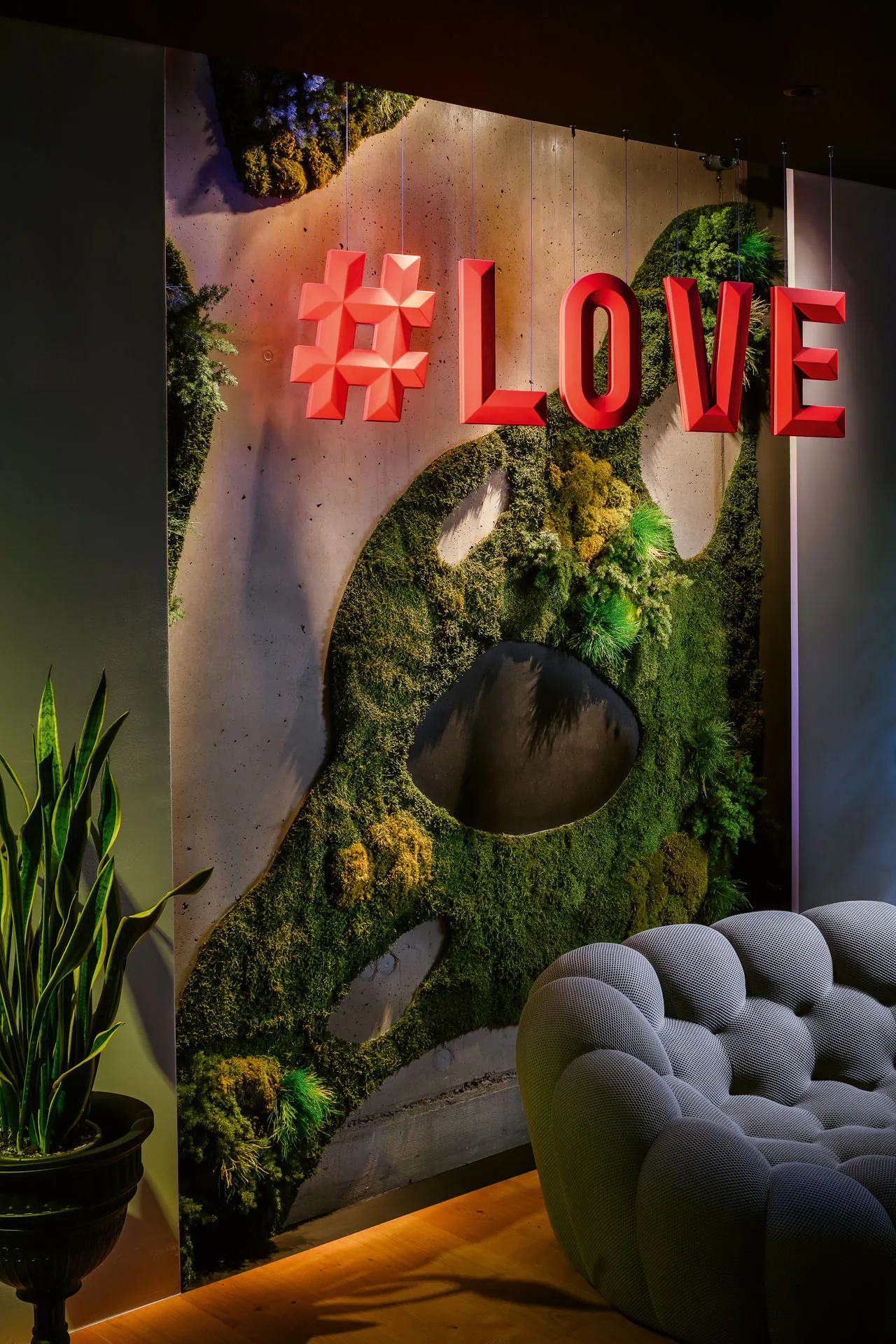 Logo en mousse, exposition « Hashtag Love » — Logo en mousse par MOOSMOOS