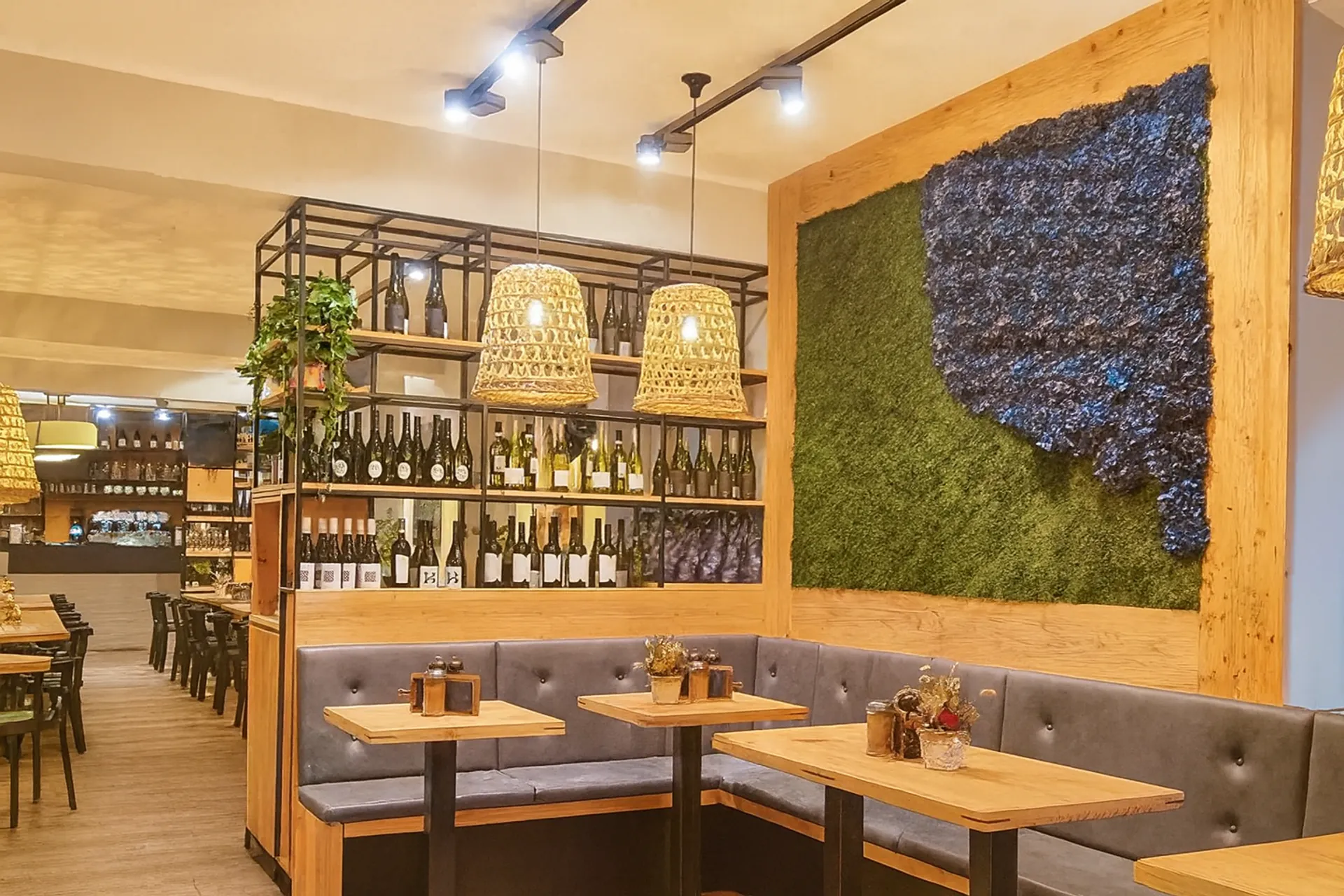 Restaurant-bar « Moosbild » : décoration moderne — Tableaux en mousse de MOOSMOOS