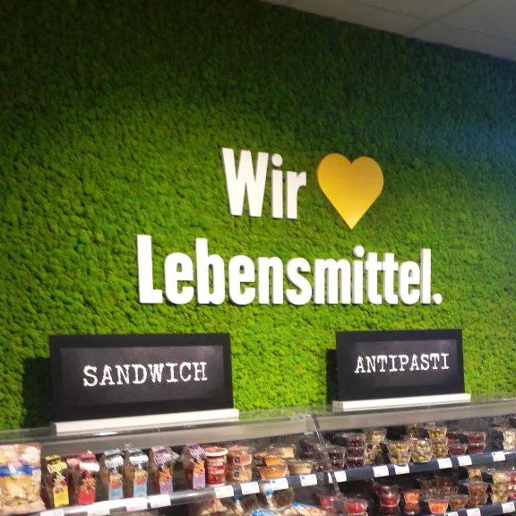 Mur en mousse recouvert de mousse dans le commerce de détail