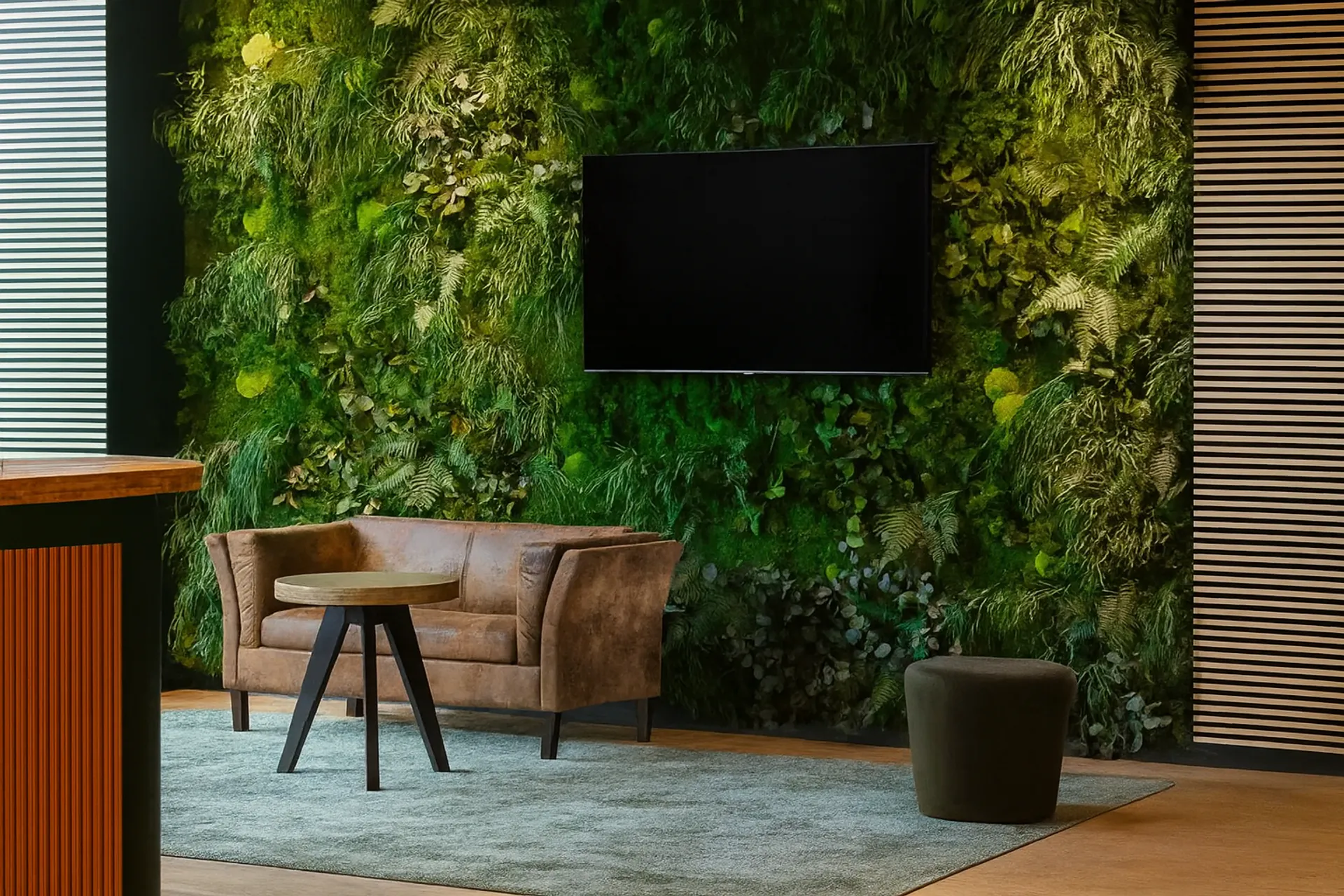Mur en mousse : espace lounge moderne de bureau — Aménagement végétal mural par MOOSMOOS