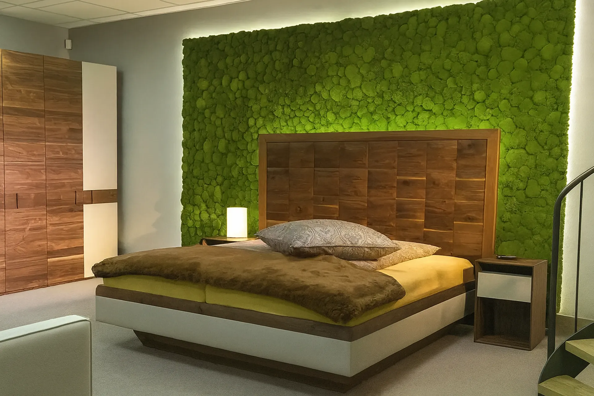 Showroom « Mur en mousse » – Chambre à coucher — Aménagement végétal mural par MOOSMOOS
