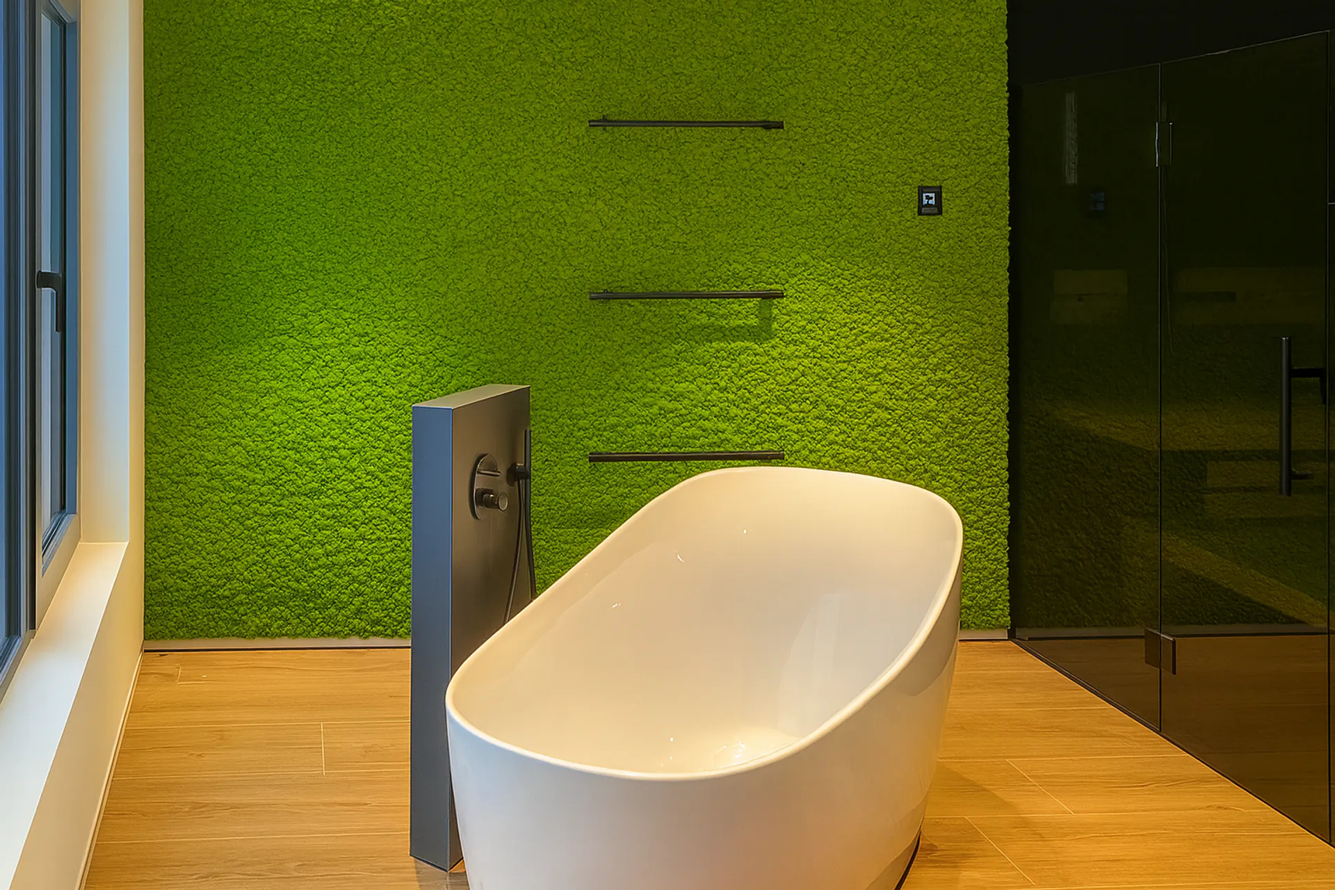 Mur en mousse pour salle de bains bien-être et spa — Aménagement végétal mural par MOOSMOOS